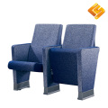 Компактное тканевое кресло для аудитории с подушкой