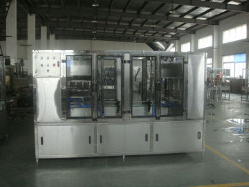 1000 Bottles / Hour Linear Water Bottling Line , Liquid Bottle Filling Machine