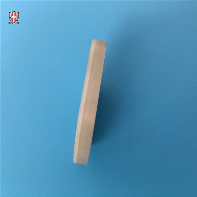 керамическая пластина из нитрида алюминия AIN с высокой теплопроводностью