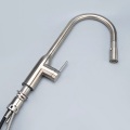 delta signature pull out kitchen faucet