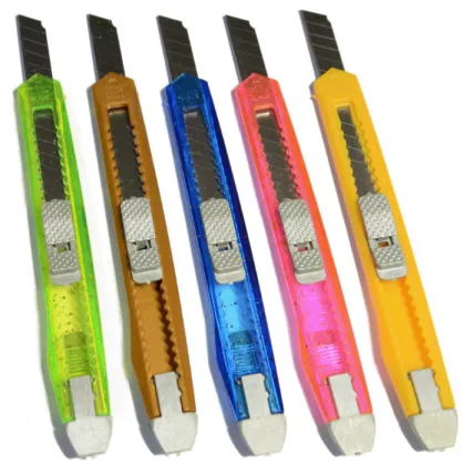 cheap Plastic retractable safety cutter knife ,art knife
