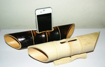 Bamboo Docking Speaker for iPhone4 and iPhone5
