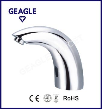 Bathroom Sink Faucet Chrome finish with Automatic Sensor