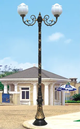 Cast Aluminum Garden Lamp