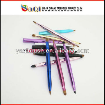 Retractable eyeshadow brush