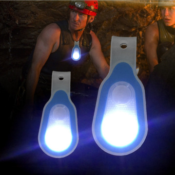 LED SICUREZZA MINI NIGHT NATTURA LUCE: LAMPAGGIO DI AVVISO DELLA CLIP SILICO
