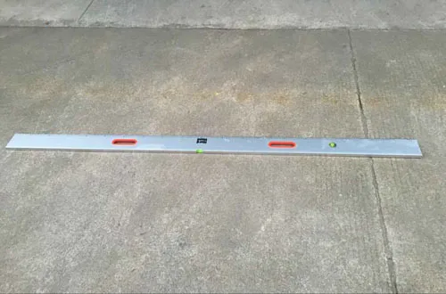 2000mm Aluminum Screeding Edges with Vail