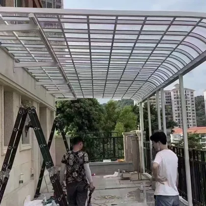 Custom Outdoor Awnings: Sunshade Aluminum - UV Protection and Stylish Design