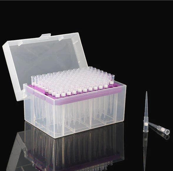 Laboratorio Usa punte di pipette con filtro