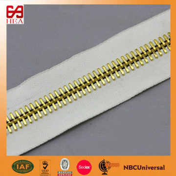 8# customized polyester tape color and long chain zipper roll metal zipper