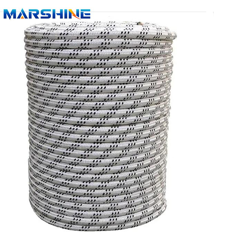 Corde composite à double tressage pour la traction du câble