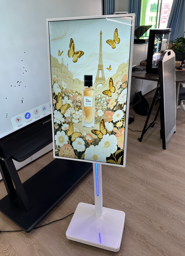 Profesyonel kurumsal markalama ekranları için yüksek çözünürlüklü sıvı kristal ekran