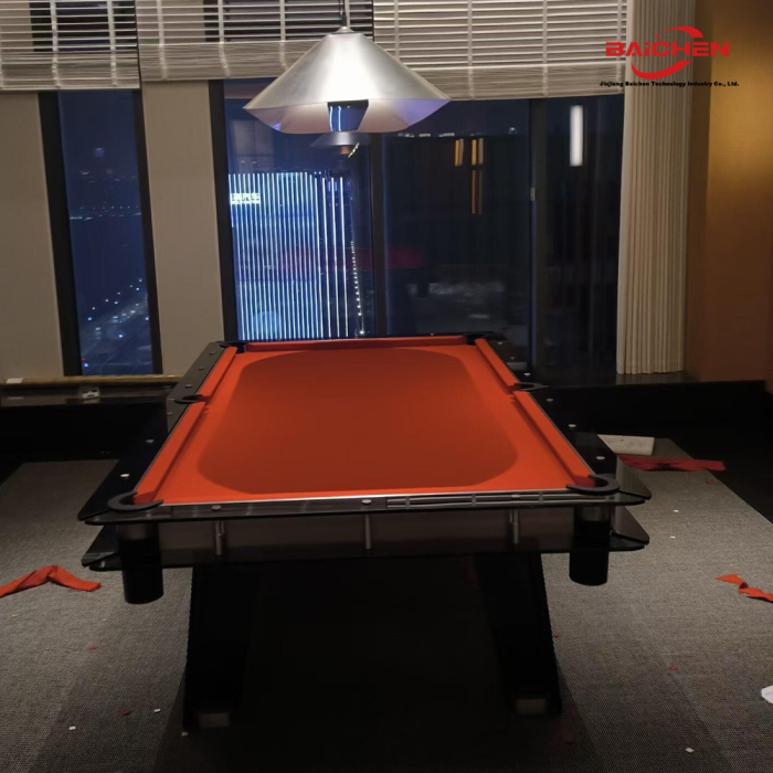 İç Mekan Oyunları için Şık Cam Bilardo Masası