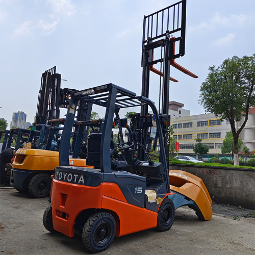 Электрический уравновешенный вилочный погрузчик