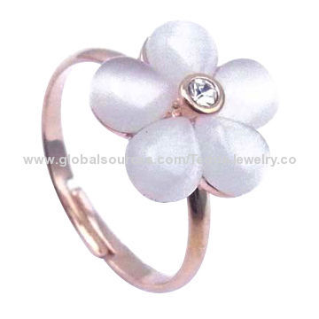 2014 new fashionable crystal rings, made of brass and crystals, OEM and small orders welcome