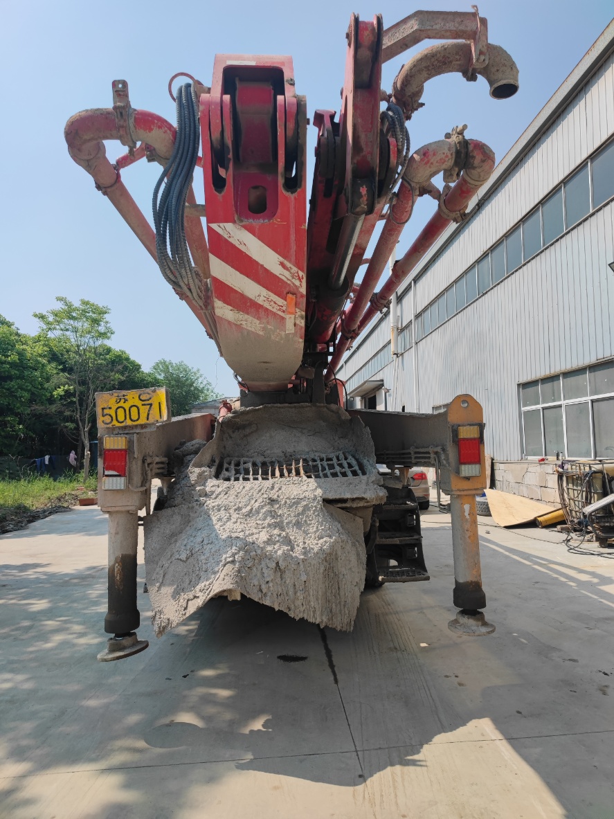 XCMG Isuzu 46-meter HB46K Concrete Pump Truck