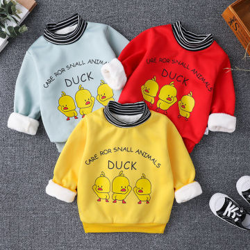 Pull bébé mignon avec col