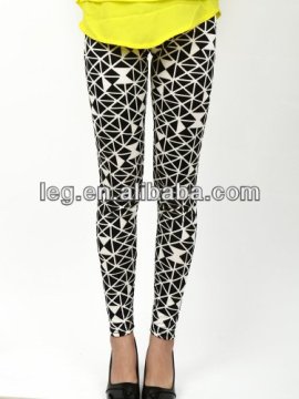 Women\'s Vintage Classic Black & White Geometric Pattern Stretchy Cropped Leggings