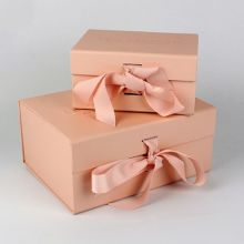 Wholesale Cardboard Magnetic Folding Clothing Gift Box