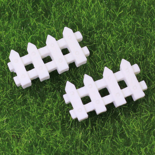 32*17mm προσομοιωμένο λευκό φράχτη σε σχήμα ρητίνης Cabochon για παιδικά κουκλόσπιτα στολίδια γοητείες DIY Toy Decor Spacer