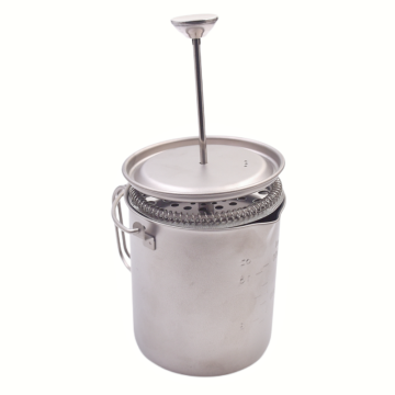Compatto e durevole: la polare Everest Pure Titanium Coffee Maraker per il campeggio all'aperto