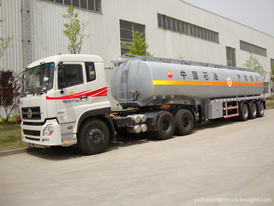 Dongfeng Premier mover with 40000 liters fuel tanker trailer