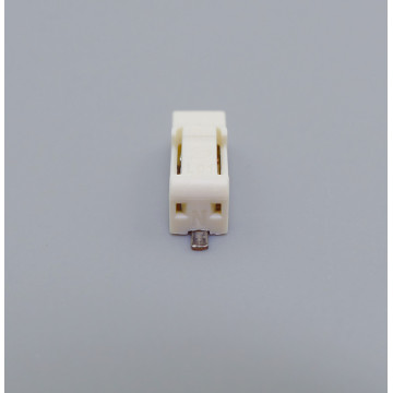 Conector de fio montado em superfície