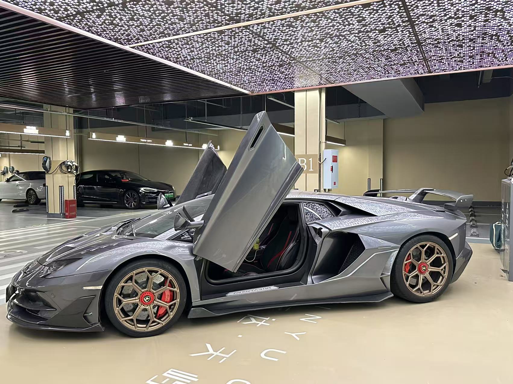 Lamborghini Aventador (13)