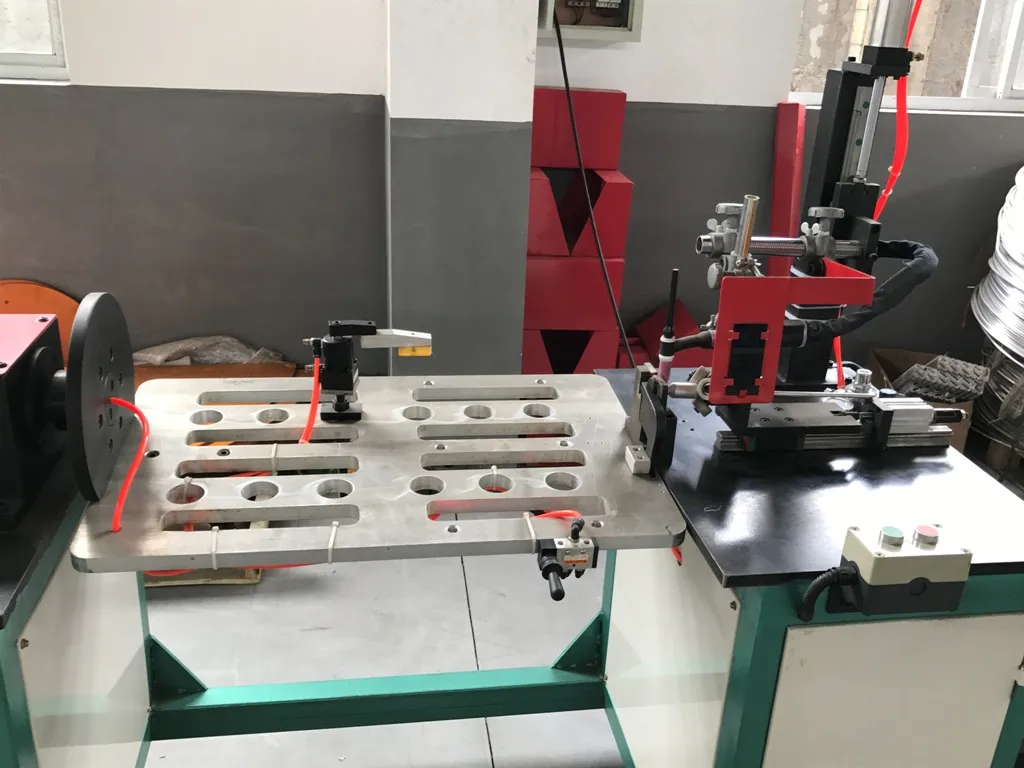 アルミコイル用自動アキュムレータコンデンサー溶接機