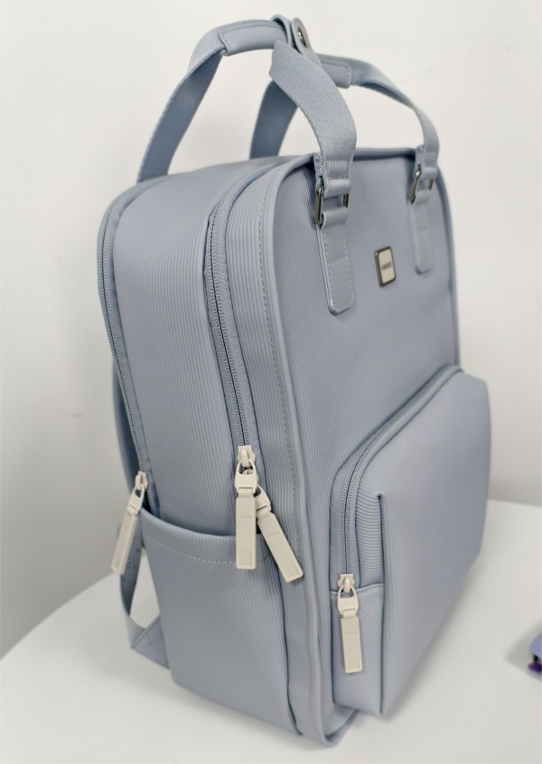 Elegante zaino da viaggio multi-drive Stylish multi-drive travel backpack