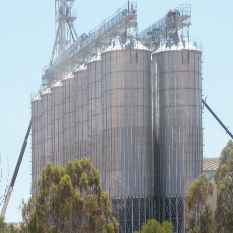 Aquaculture anti-moisture feeding silo