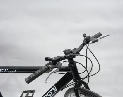 Men's 700C Trinx Carbon Road Bike - 22 Speed Disc Brake Bicycle