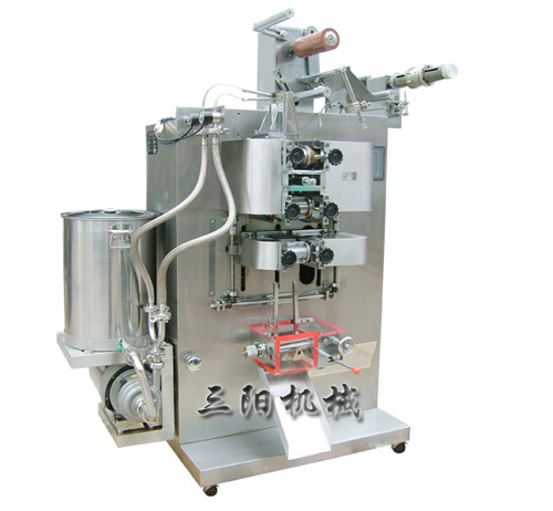 Liquid Four-Side Sealing and Three-Line Packing Machine (DXDS-Y350E)