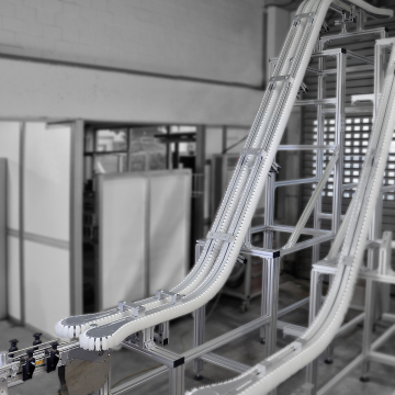 Customized Gripper Flexible Lift Conveyor for Beverage and Food Industry
