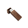 Vierkante USB-flashdrive met houten kist