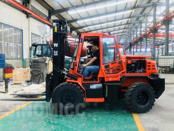 Rough Terrain  AWD Counter Balance Forklift W35