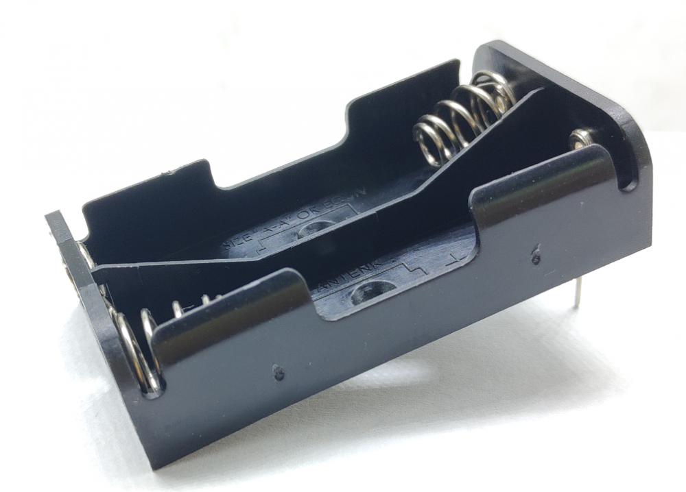 Plastic 2 XAA battery holder with two PC pins