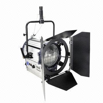 LED Fresnel Lens Spotlight with 100W White LED Model, High Brightness, Uniform Light Spot