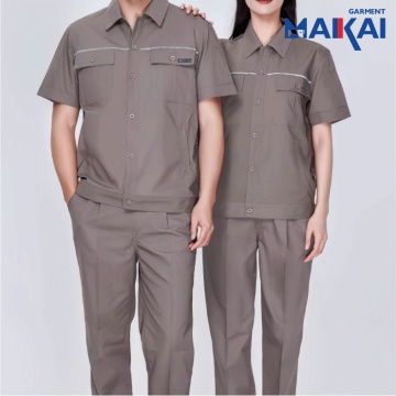 Durable Workwear Suit with Comfort Fit Design