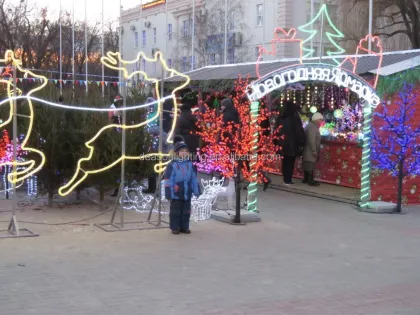 460cm LED Santa Riding Reindeer Sleigh Christmas Motif Rope Lights