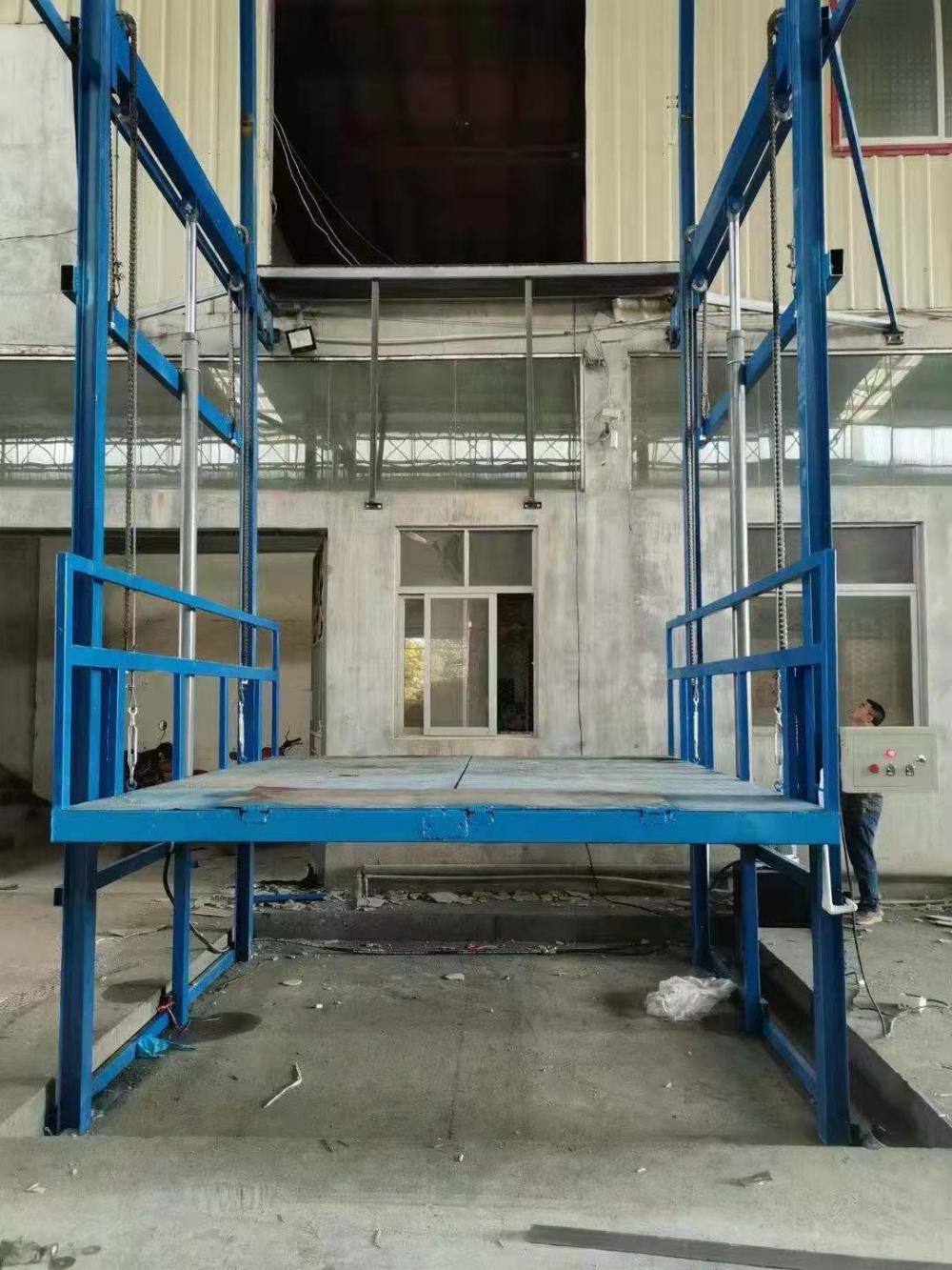 Warehouse 10m Cargo Lift