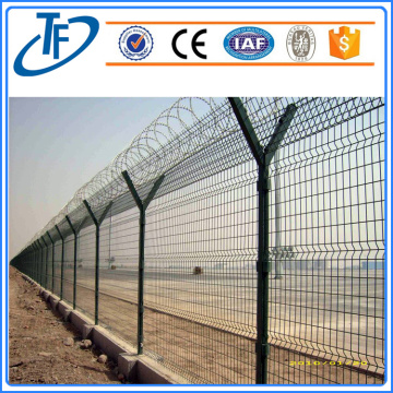 2018 powder coated green welded wire mesh fence