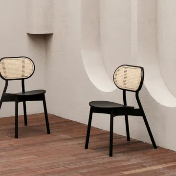 Synthetic Rattan Back Cafe Chairs, Wood Dining Chairs, Rattan Furniture for Restaurants and Bars
