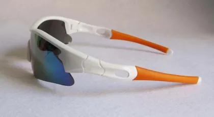 Sports glasses with UV400 protection
