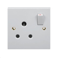 I serie 15A switched socket