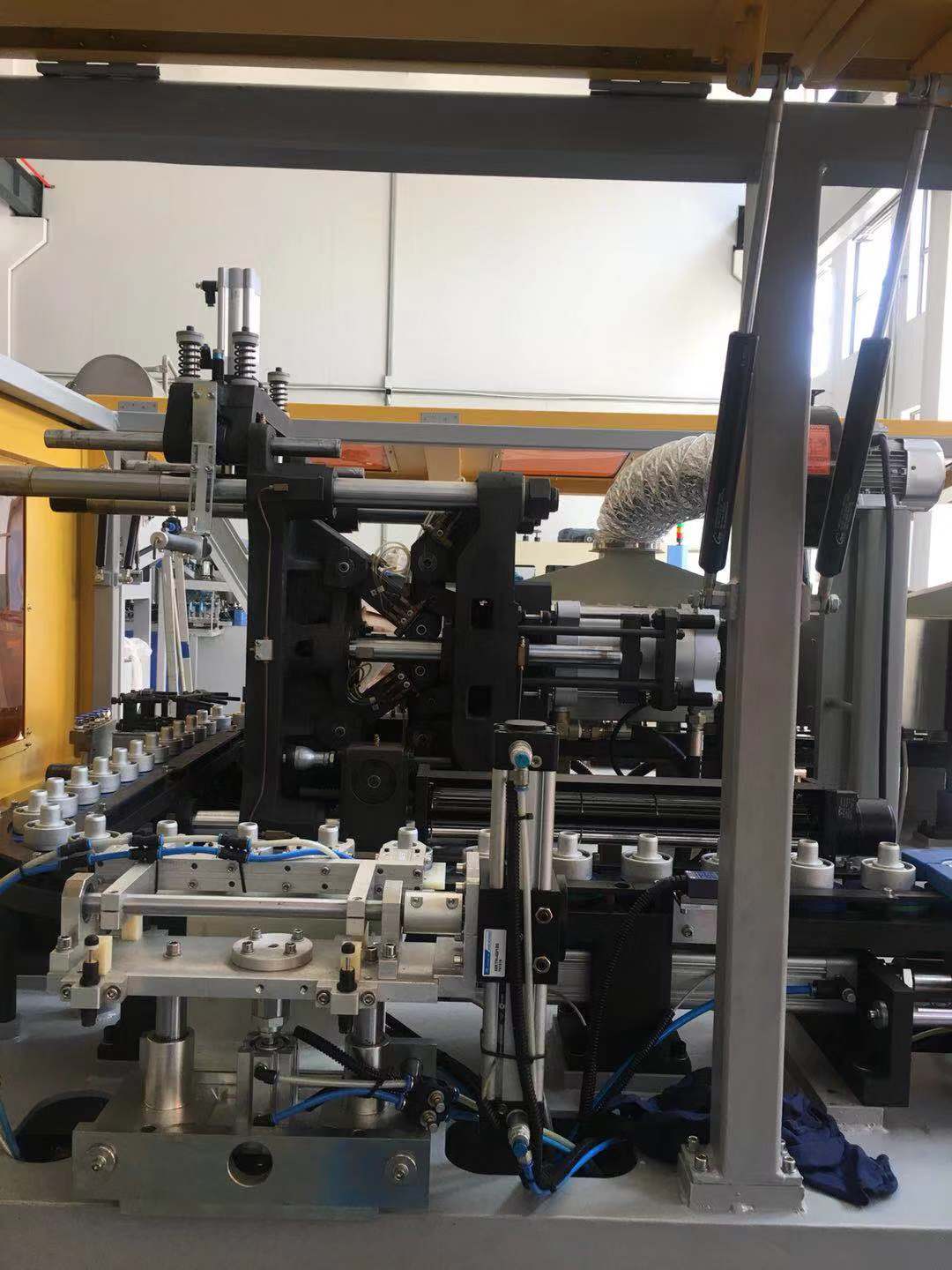 Bottle Blow Molding Machine