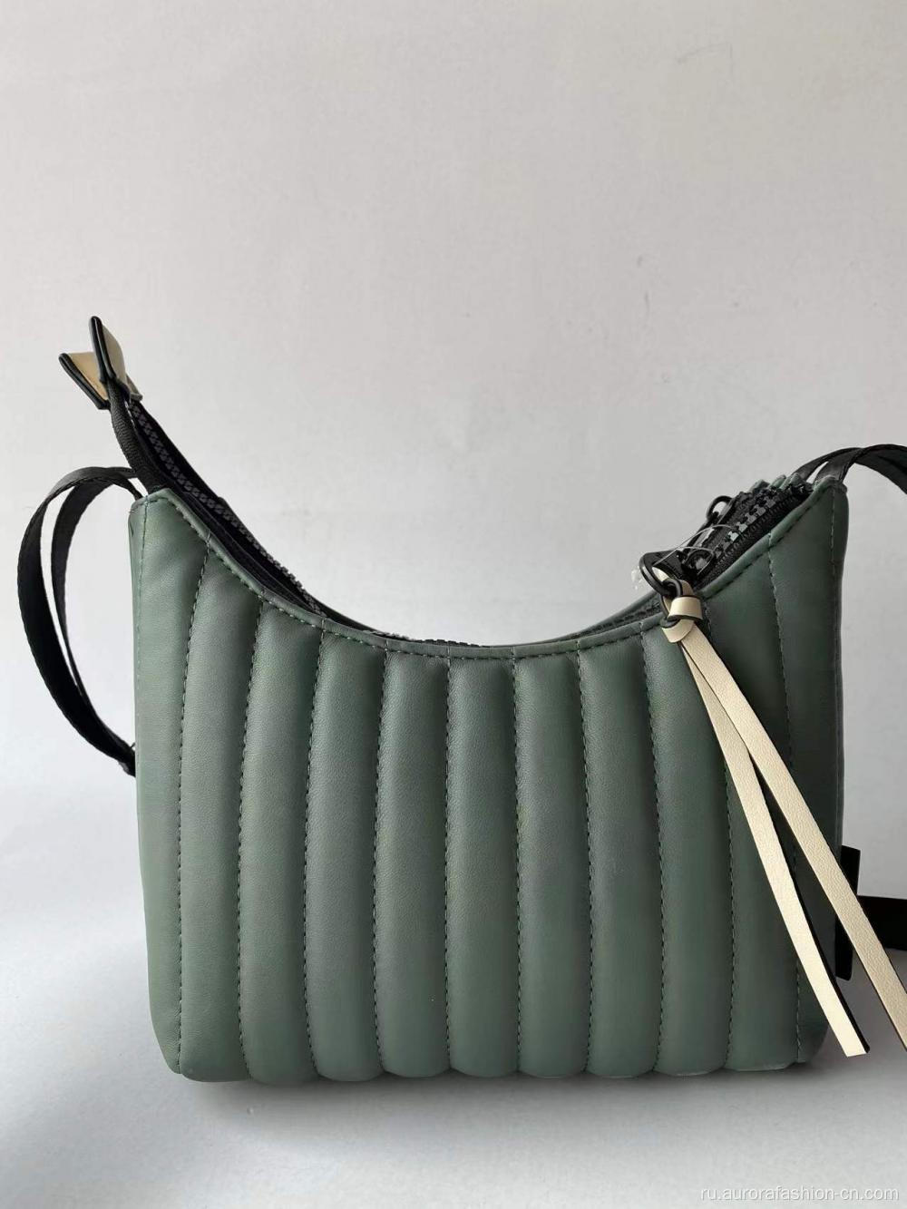 Темно-зеленая спортивная сумка через плечо