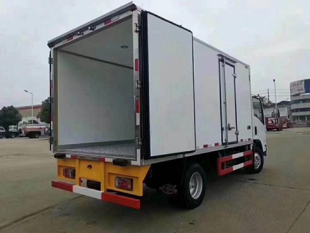 Isuzu 132 Horsepower Refrigerated Truck 11 Jpg