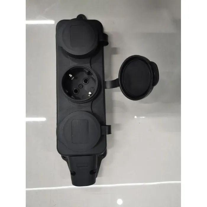 Soket Karet Tiga Arah dengan Desain Murah