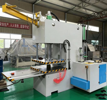 Single-station wax injection molding machine